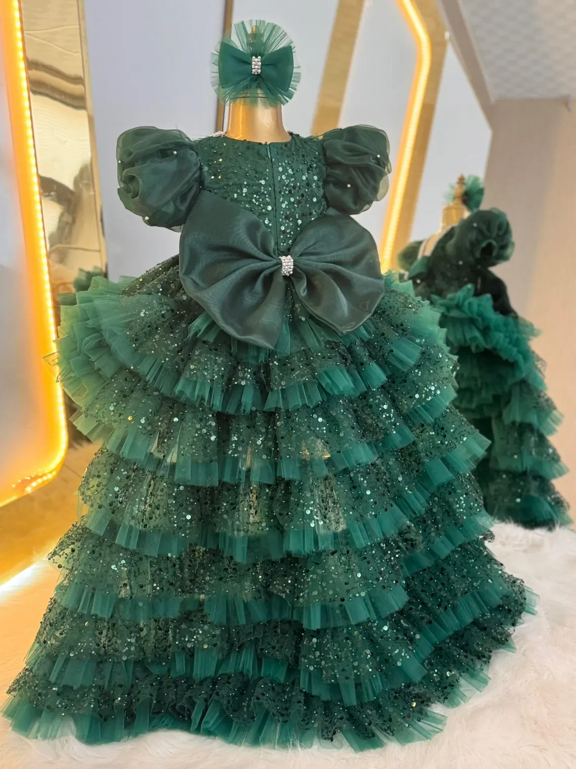 Белые платья с цветочным узором - Фотография_2