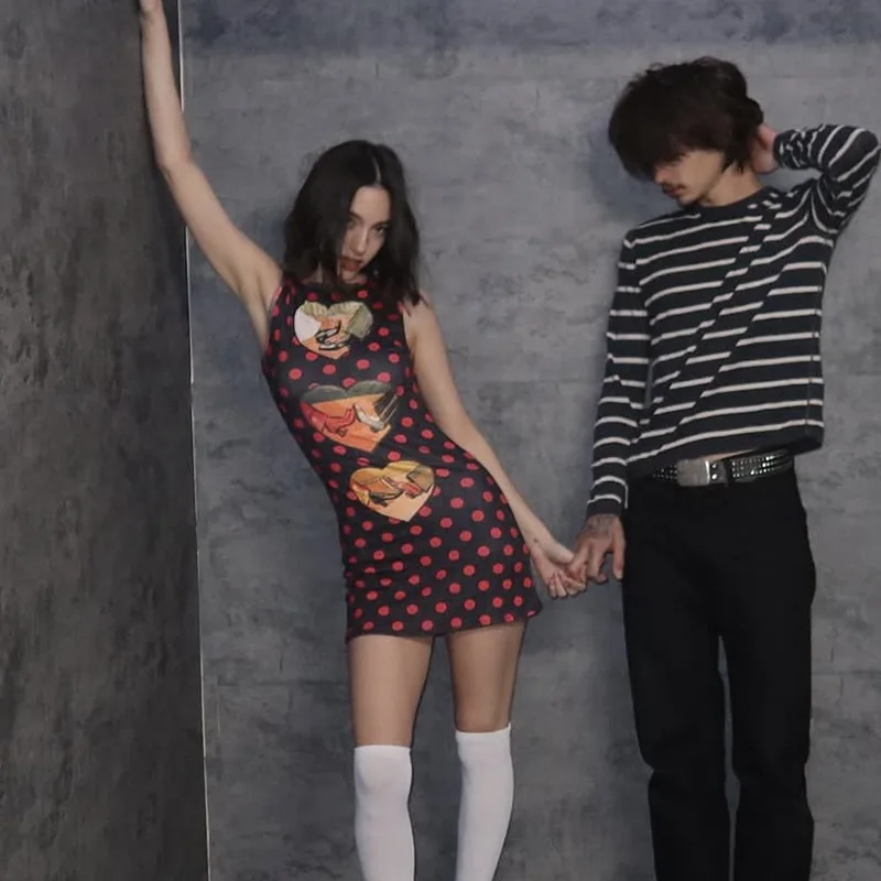 Утягивающее милое женское платье - Фотография_5