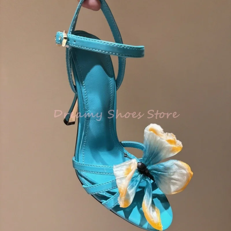 Зеленые, синие босоножки на шпильке с декором бабочки и кристаллами - Фотография_3