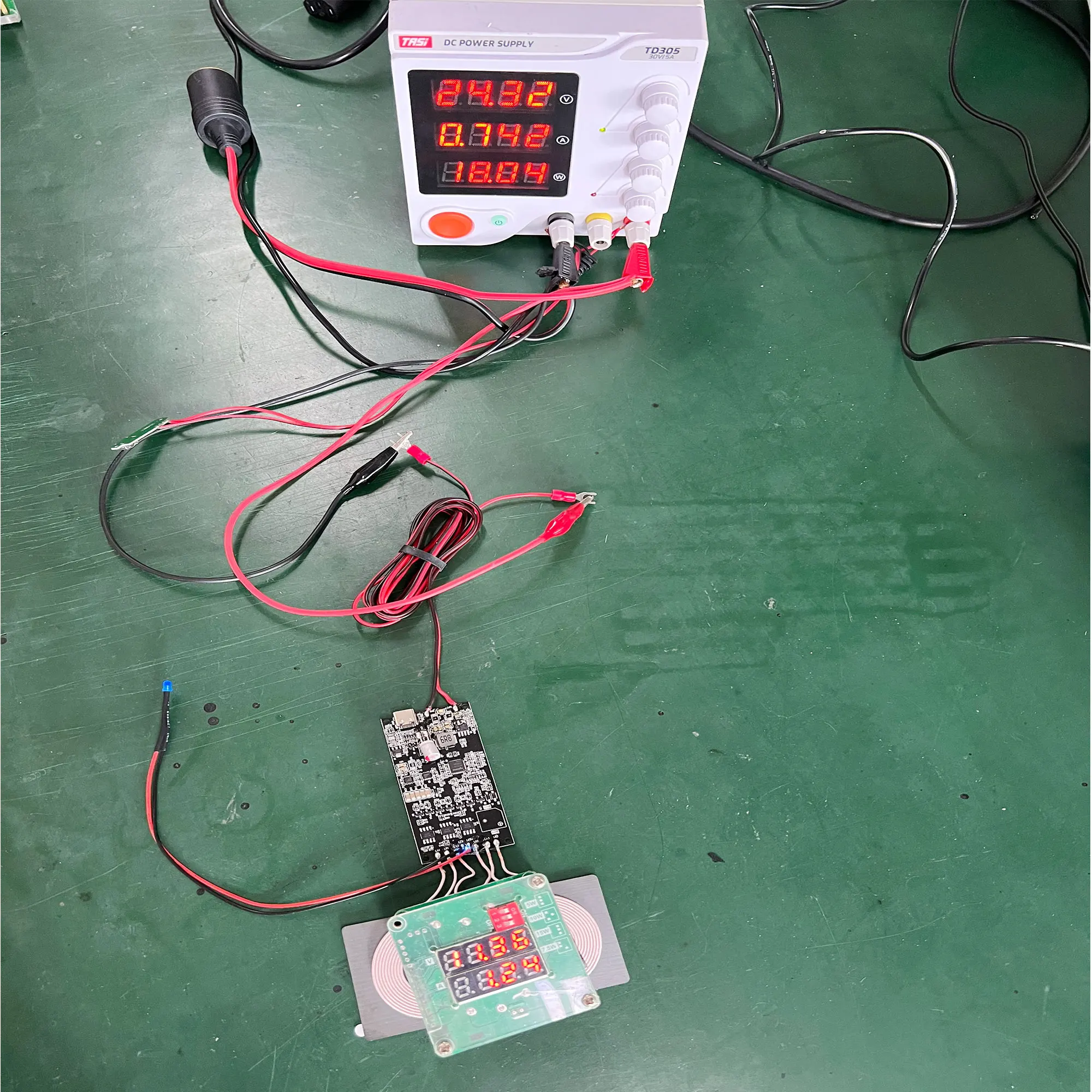 Беспроводное автомобильное зарядное устройство - Фотография_2