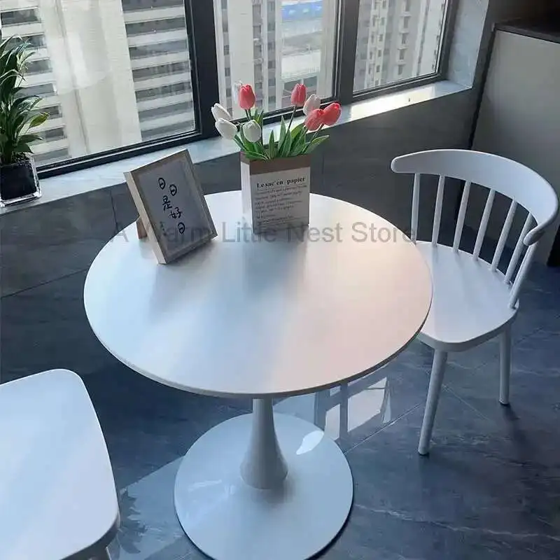 Обеденный круглый журнальный столик для гостиной