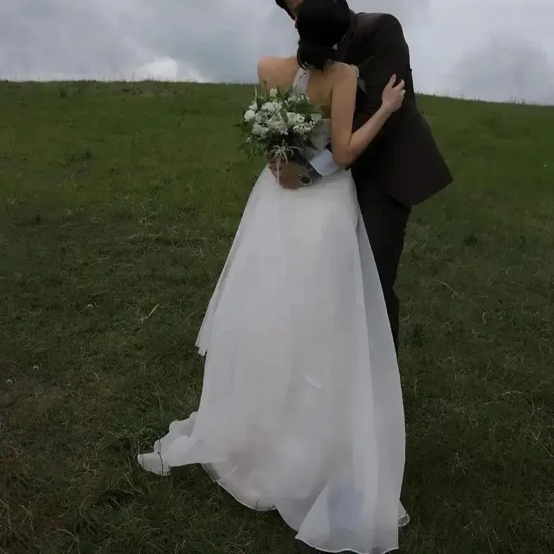 Новейшие простые свадебные платья - Фотография_3