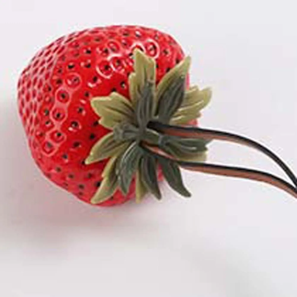 Забавный водонепроницаемый брелок с клубникой - Фотография_3