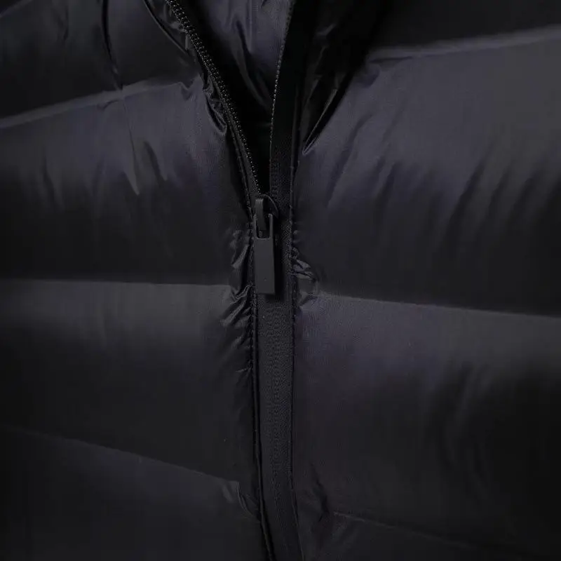 Женская черная стеганая куртка - Фотография_3