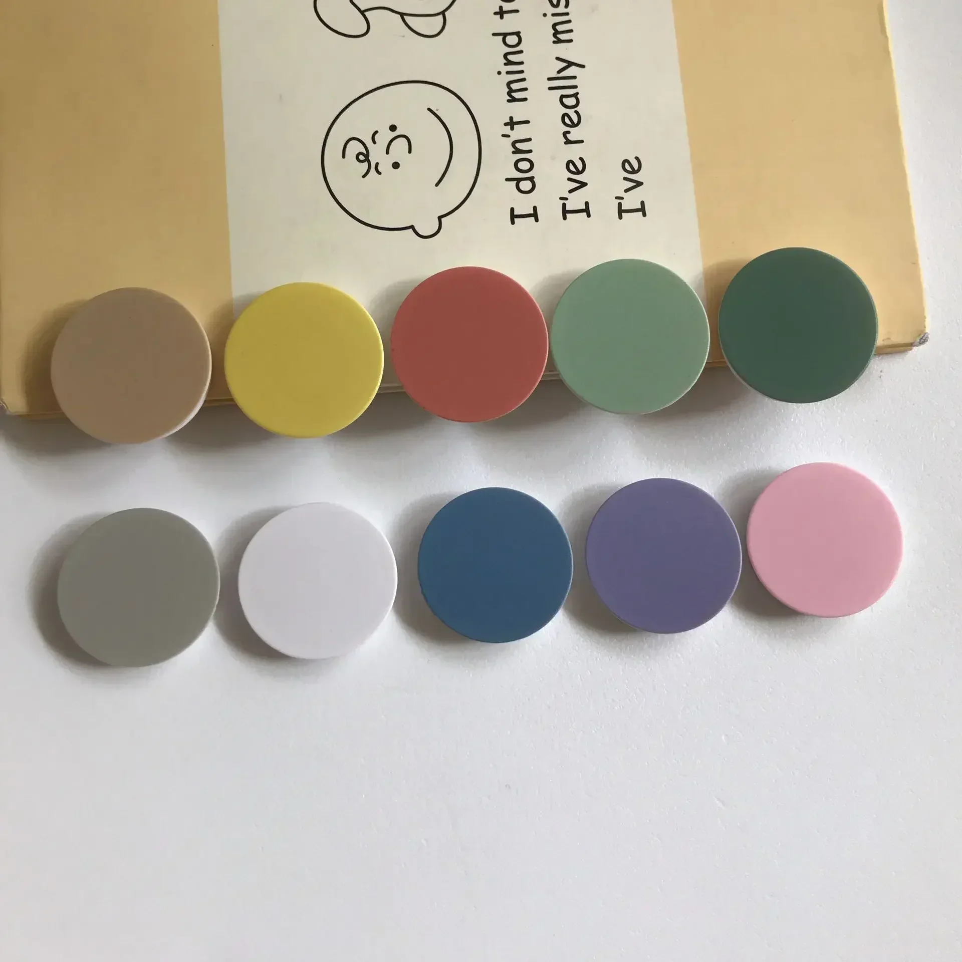 Роскошная глянцевая розетка для телефона iphone 15 - Фотография_6