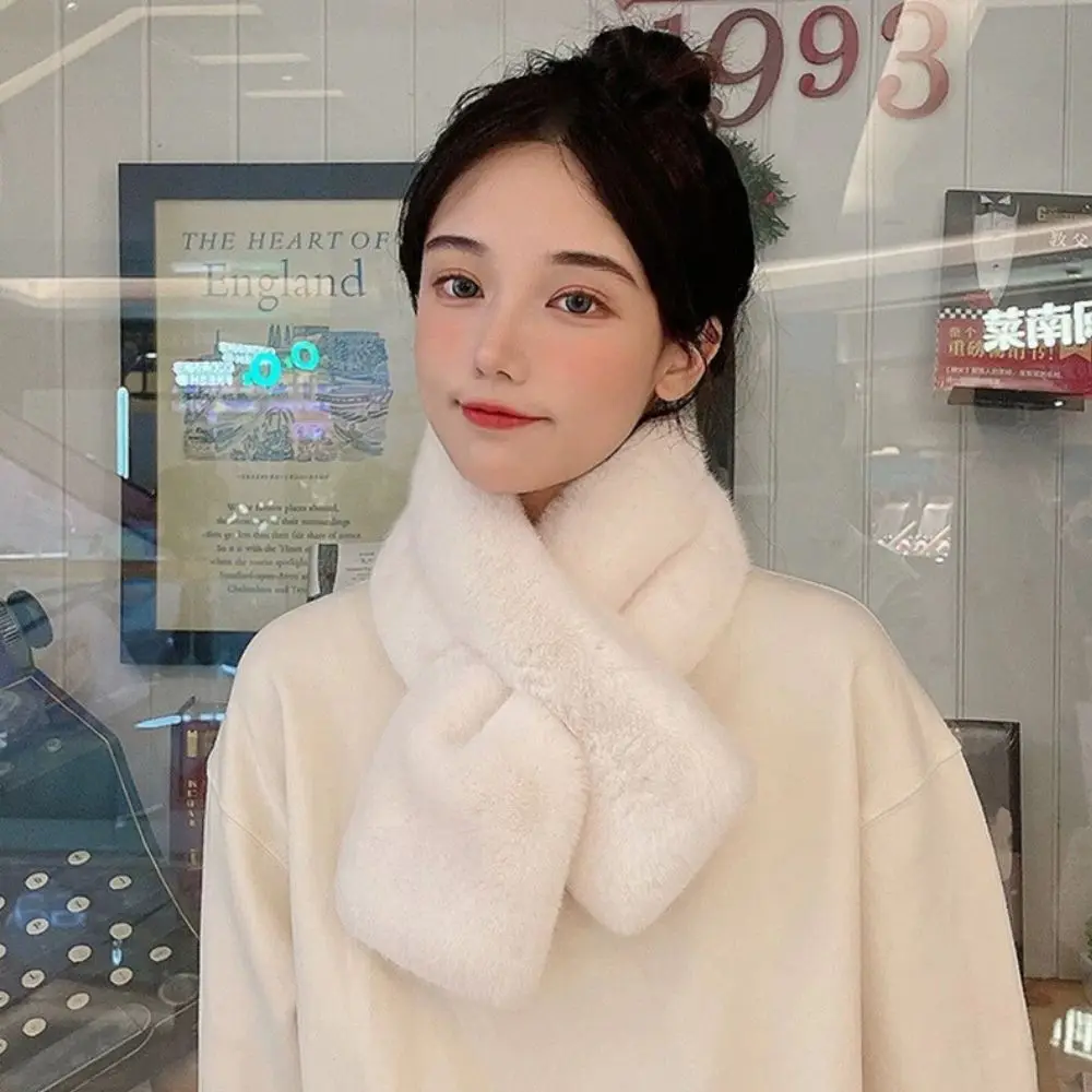 Женский плюшевый шарф с перекрестной застежкой - Фотография_2