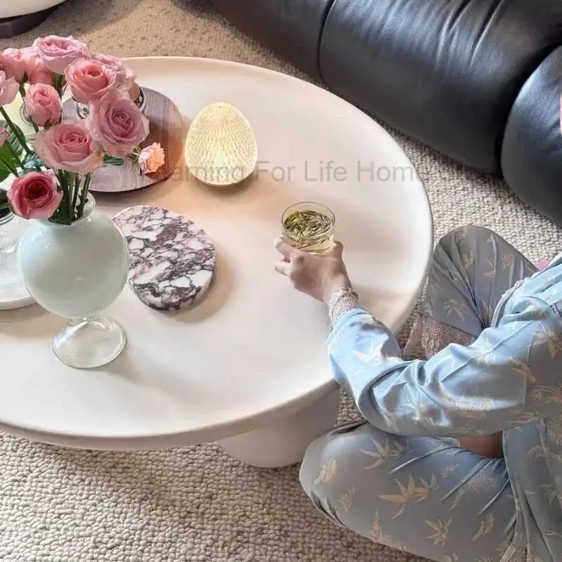 Роскошные дизайнерские журнальные столики в центре спальни - Фотография_6