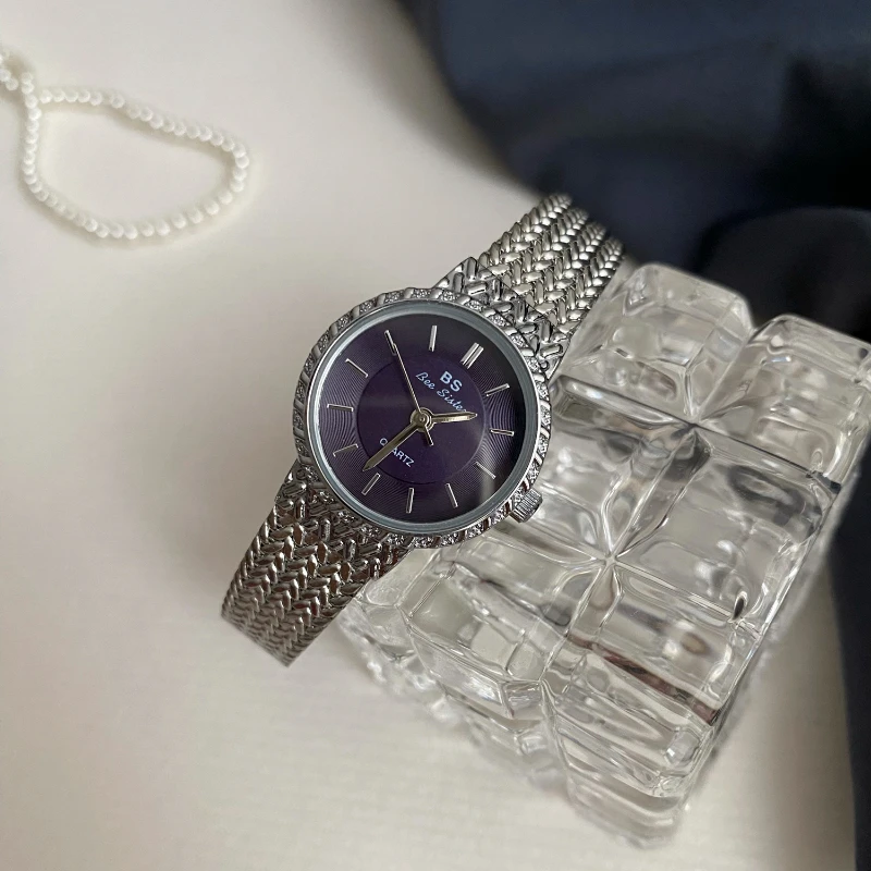 Часы наручные женские кварцевые с маленьким циферблатом - Фотография_4