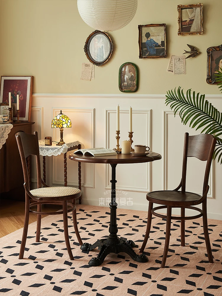 Обеденный стул из цельного дерева в стиле ретро