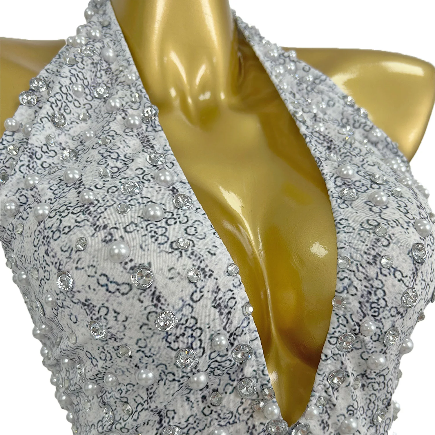 Сексуальное белое боди из спандекса с кристаллами для дня рождения