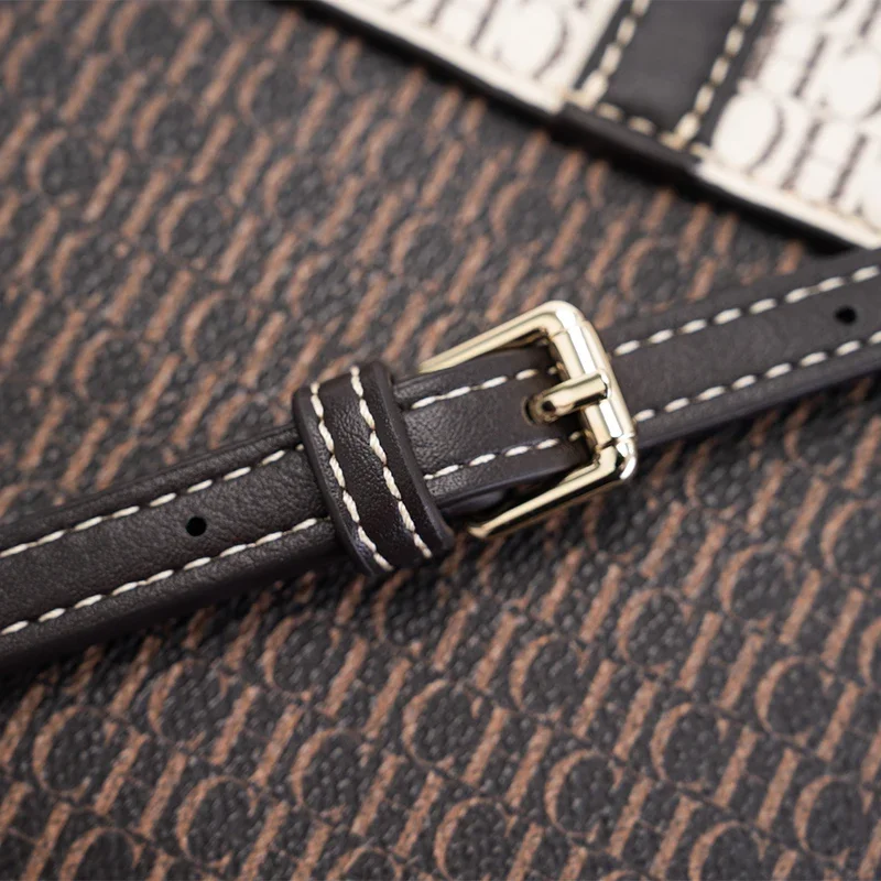 Exquisite and fashionable handbag - Фотография_5