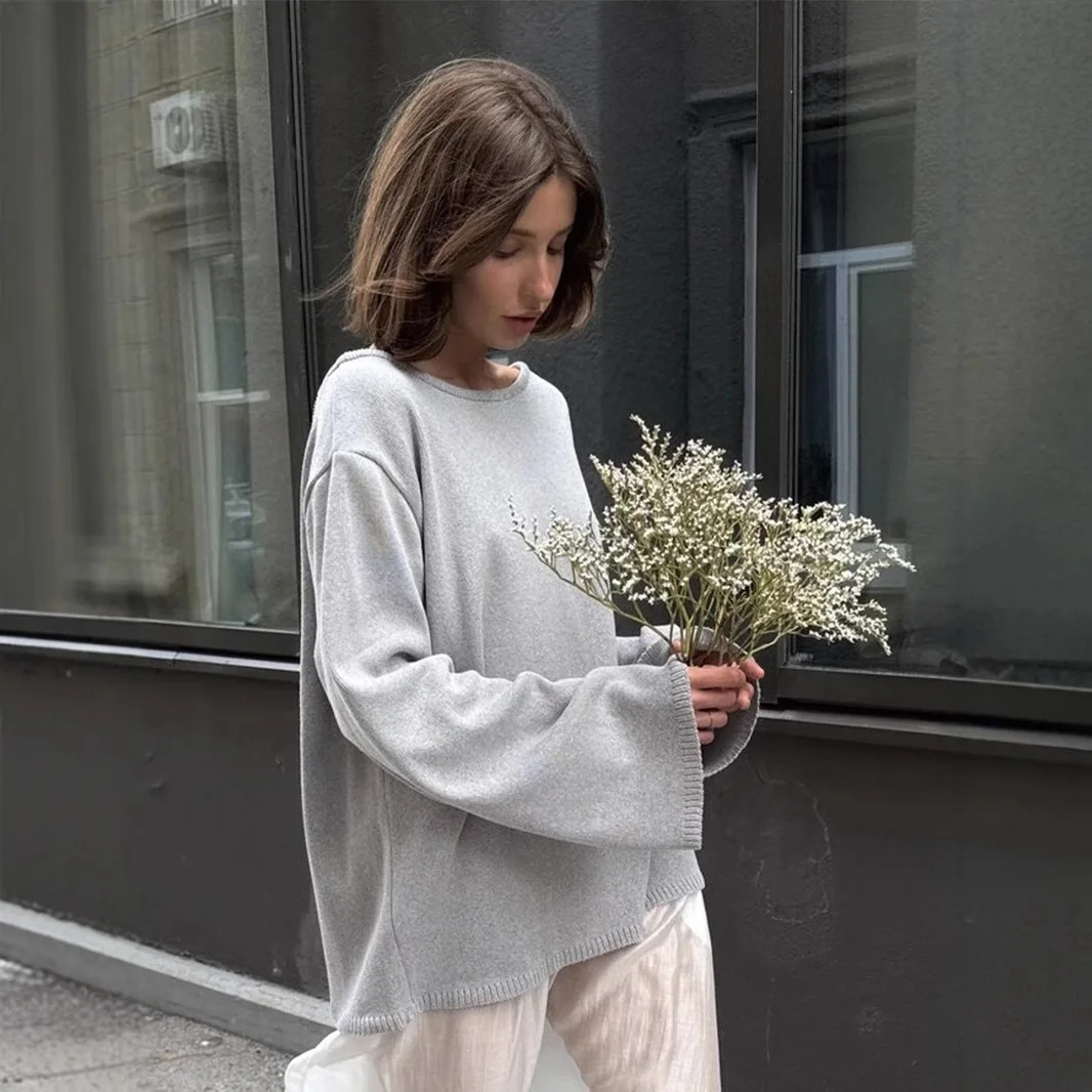 Оригинальный хлопковый вязаный свитер с открытой спиной и круглым вырезом - Фотография_5