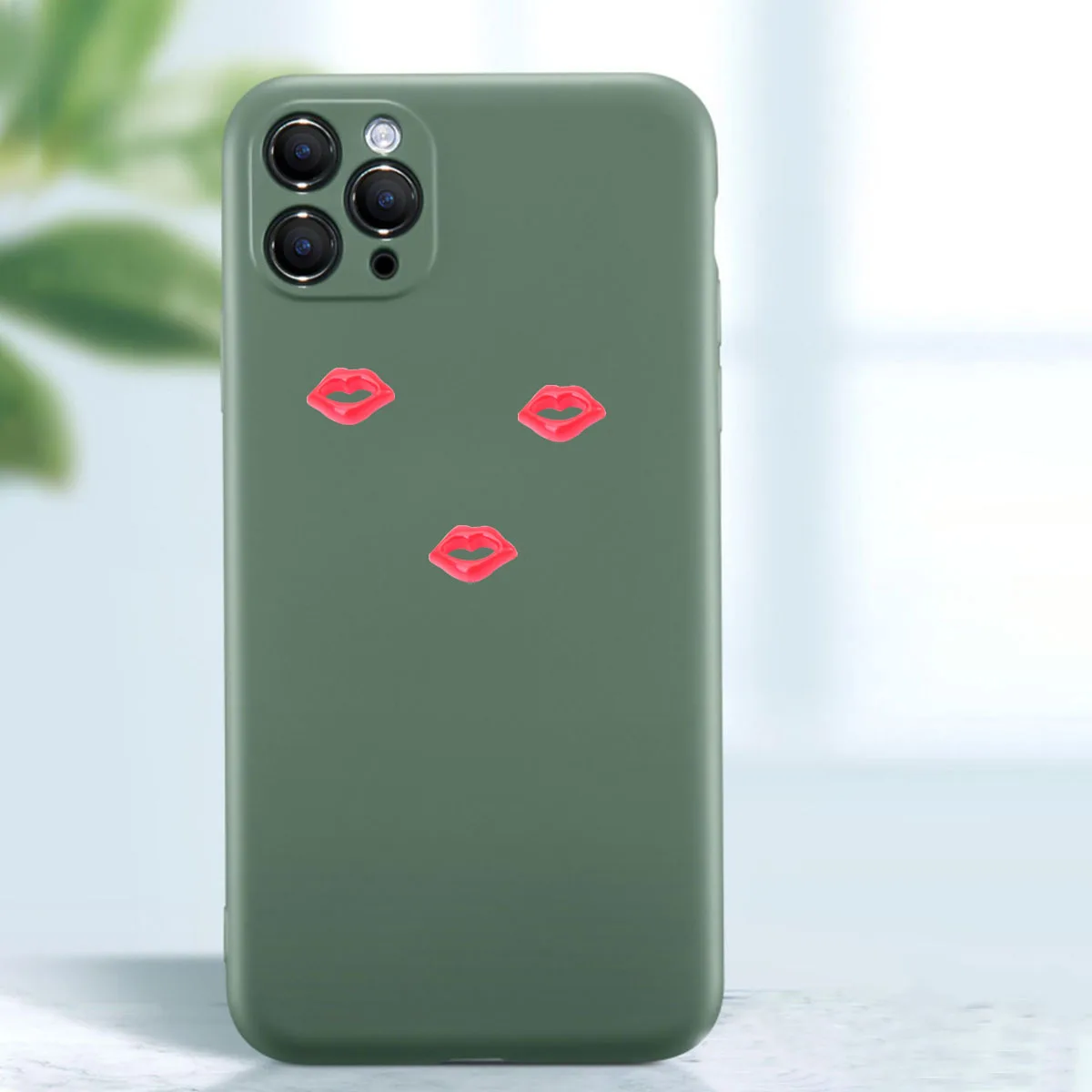 Чехол для телефона с красными губами - Фотография_4