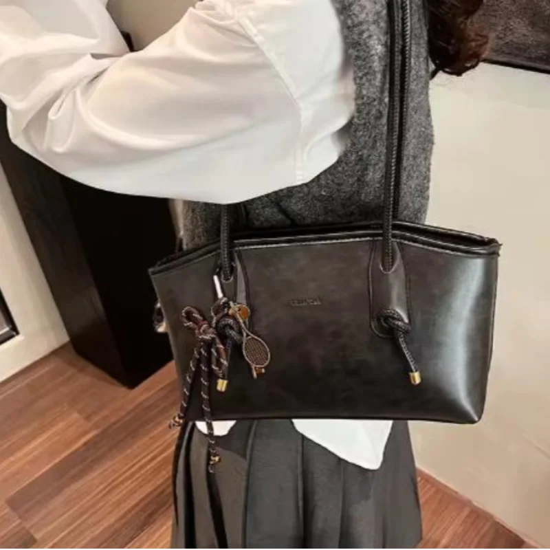 Женская дорожная сумка через плечо с узлом