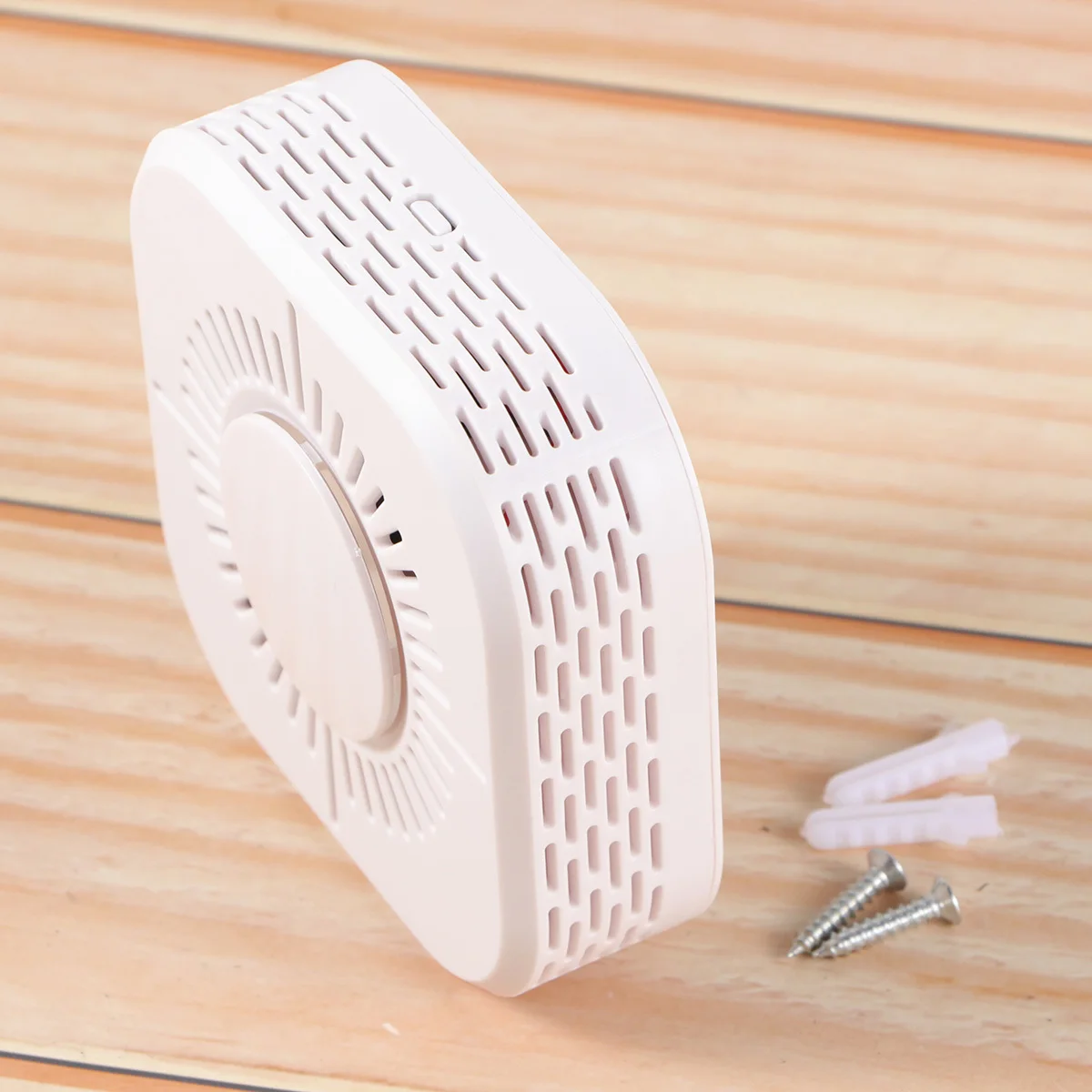 Автономный фотоэлектрический датчик пожарного белого цвета с питанием - Фотография_2