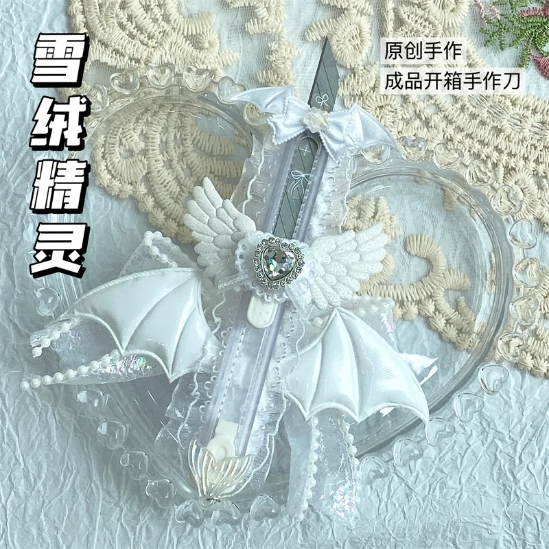 Кружевной бант, белый цвет