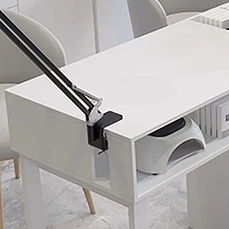 Минималистичный скандинавский маникюрный - Фотография_3