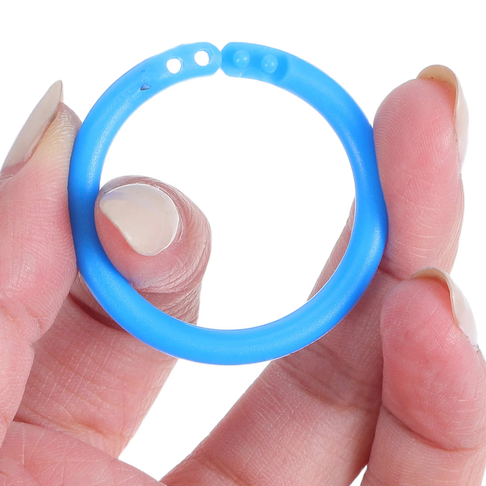 Разноцветные пластиковые кольца для переплета