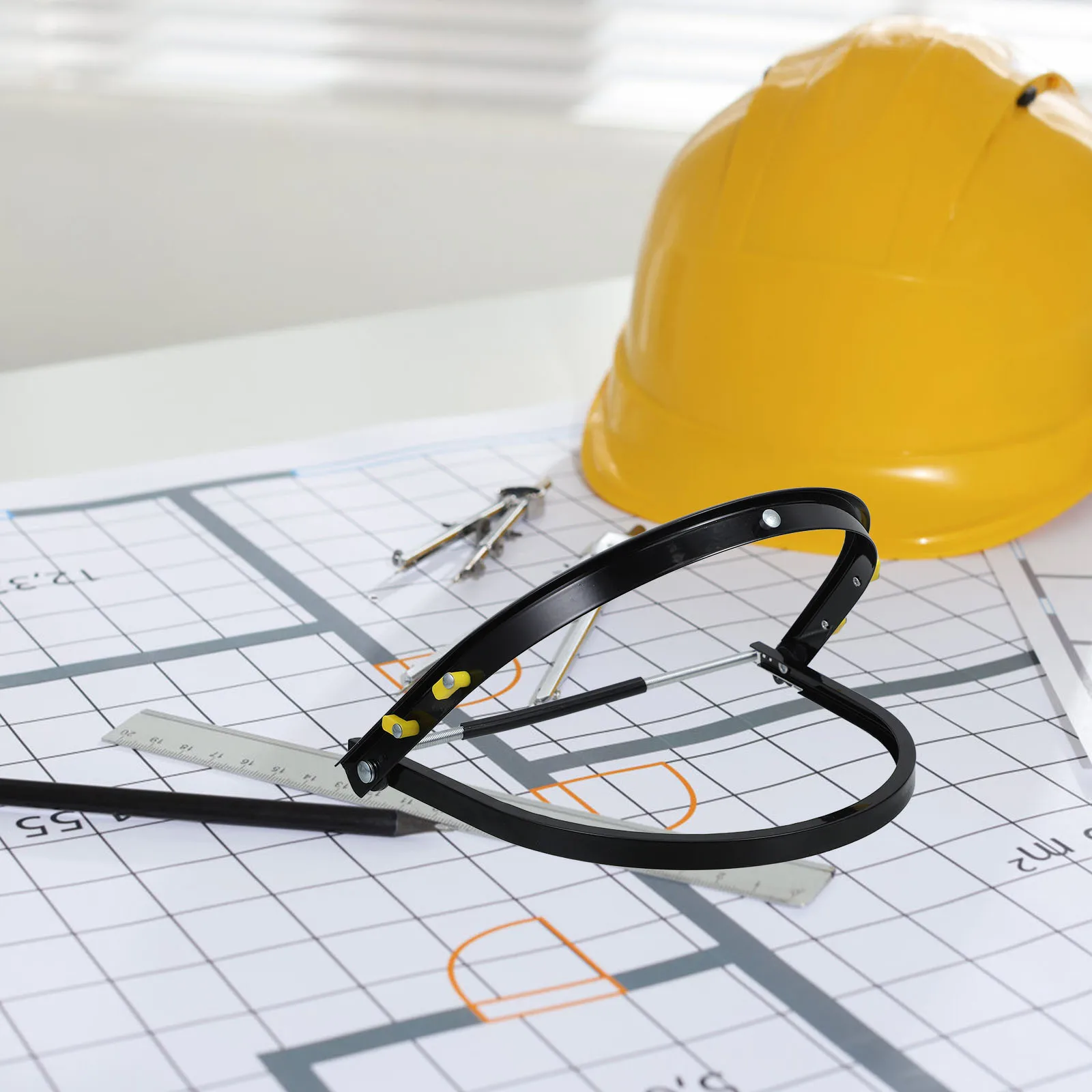 Сверхмощная каска с полными полями