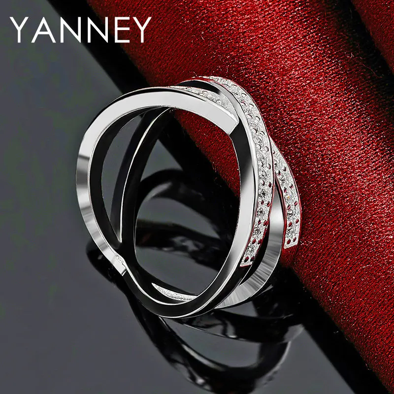 Женское кольцо из серебра 925 пробы с фианитом - Фотография_5