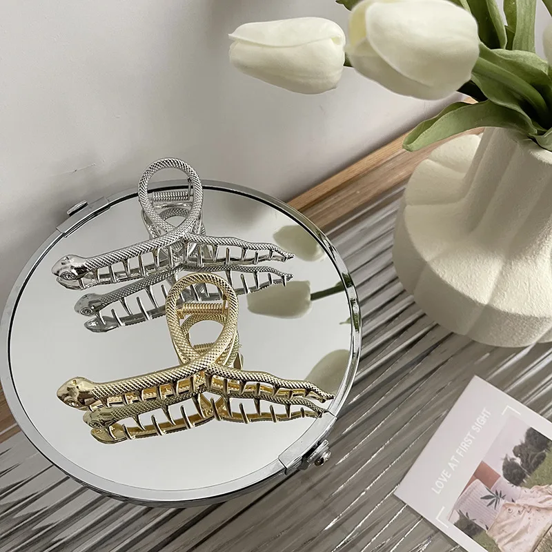 Ruoshui женская металлическая заколка-краб в виде змеи - Фотография_2