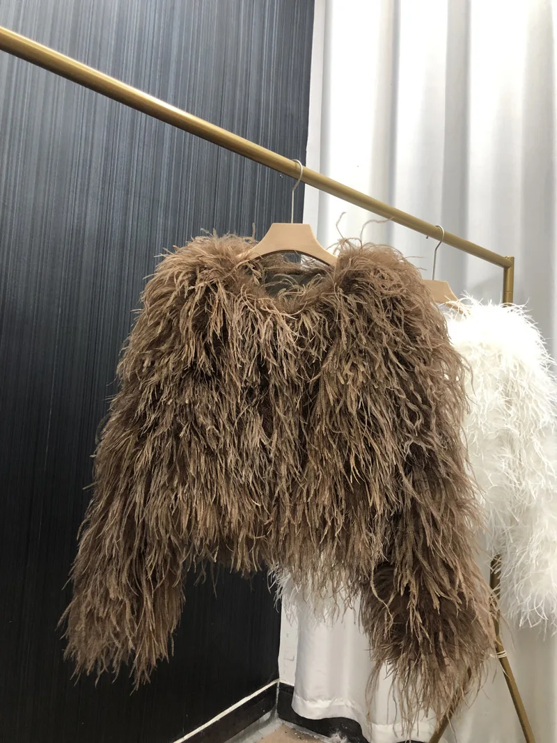 Женская зимняя куртка из натуральных страусиных перьев - Фотография_6