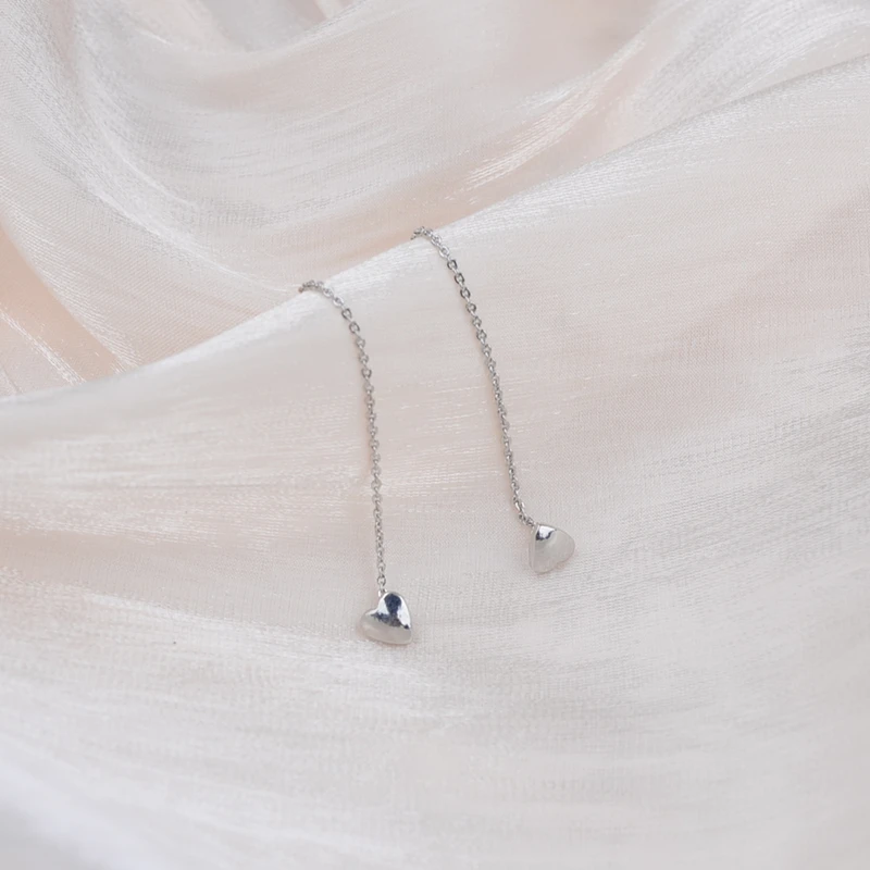 Трендовая длинная проволочная цепочка с кисточками и нитками - Фотография_5