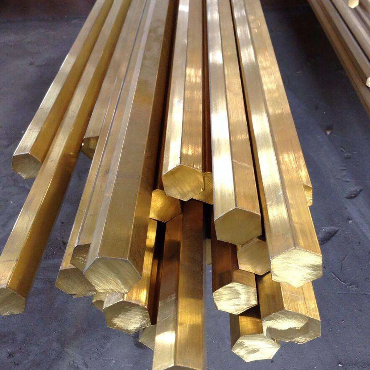 Латунный шестиугольный стержень - Фотография_5