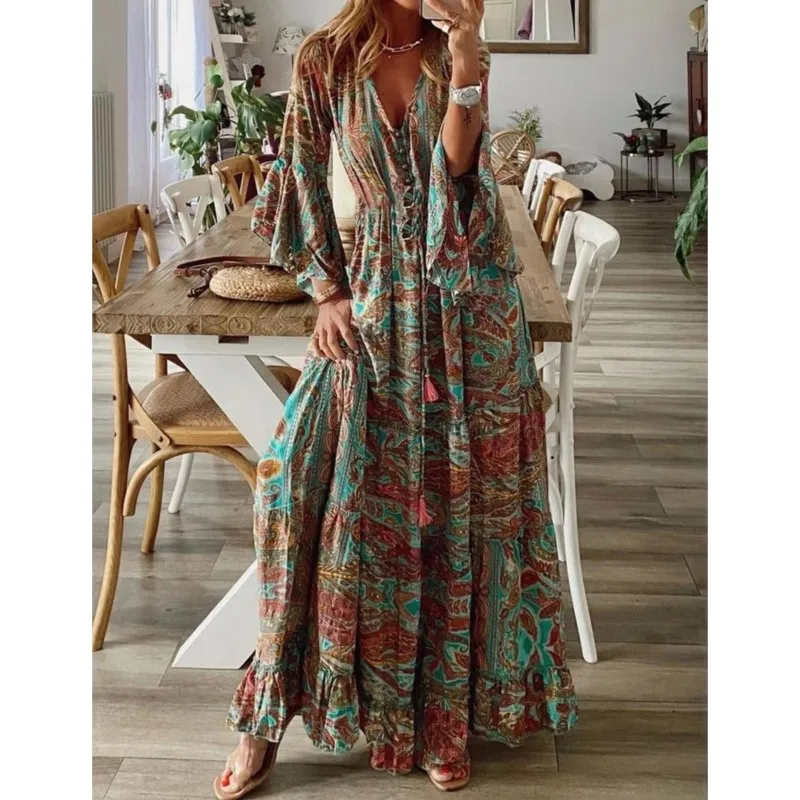 Осеннее модное женское платье в