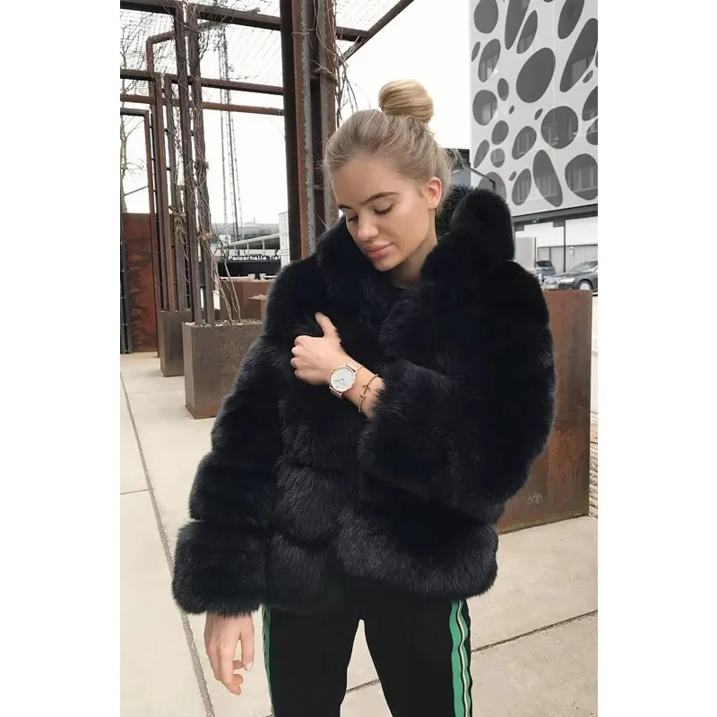 Женская шуба из искусственного меха - Фотография_2