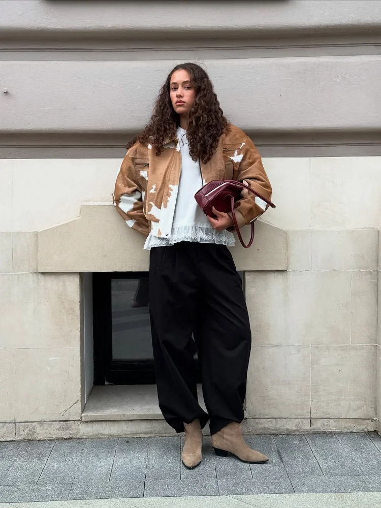 Свободная рубашка с v-образным вырезом и завязкой спереди - Фотография_4