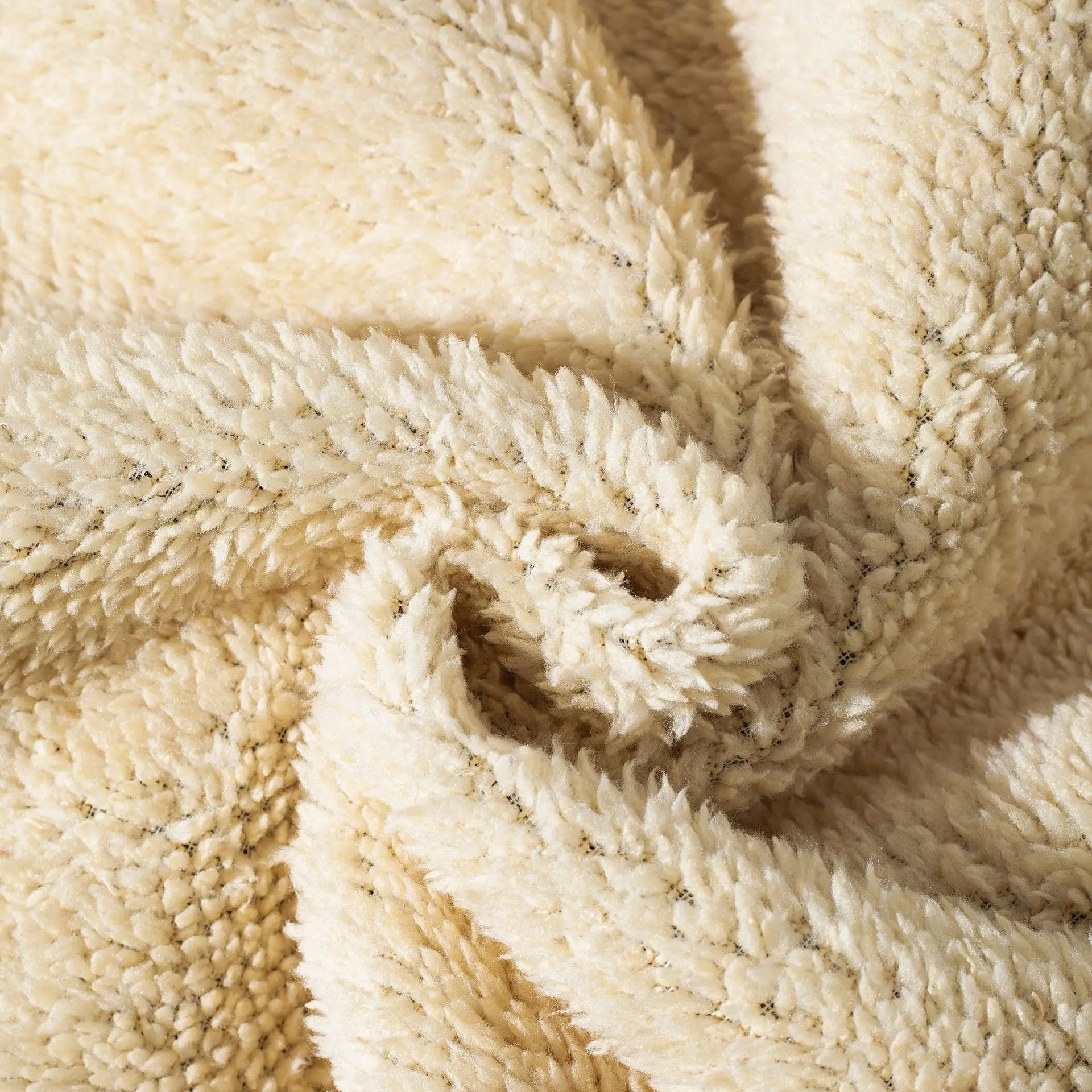 Мужская бархатная куртка с капюшоном из ягненка - Фотография_6