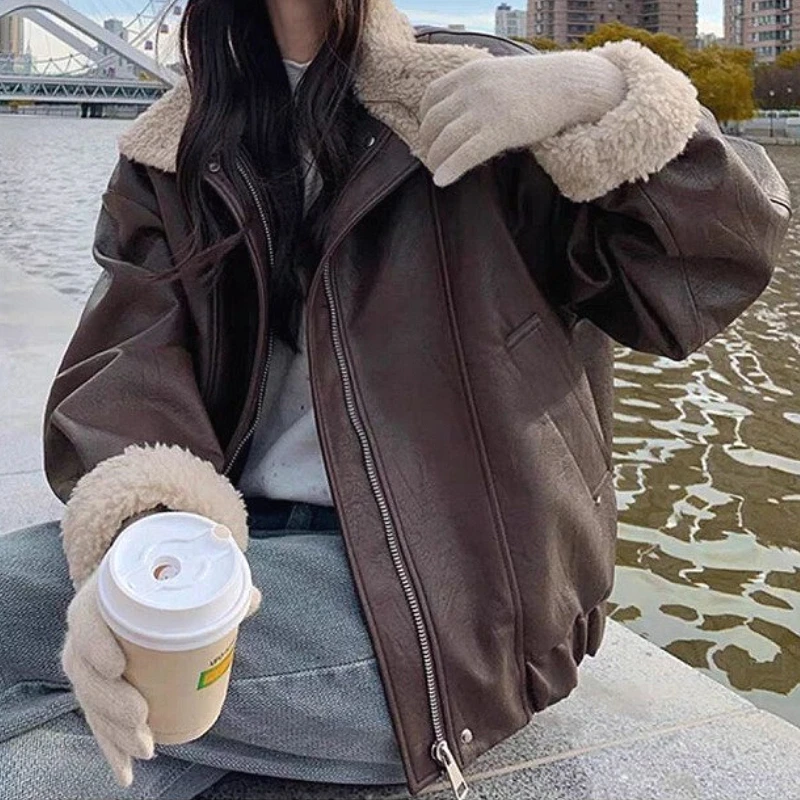 Женские пальто, куртки из искусственной кожи с отложным воротником