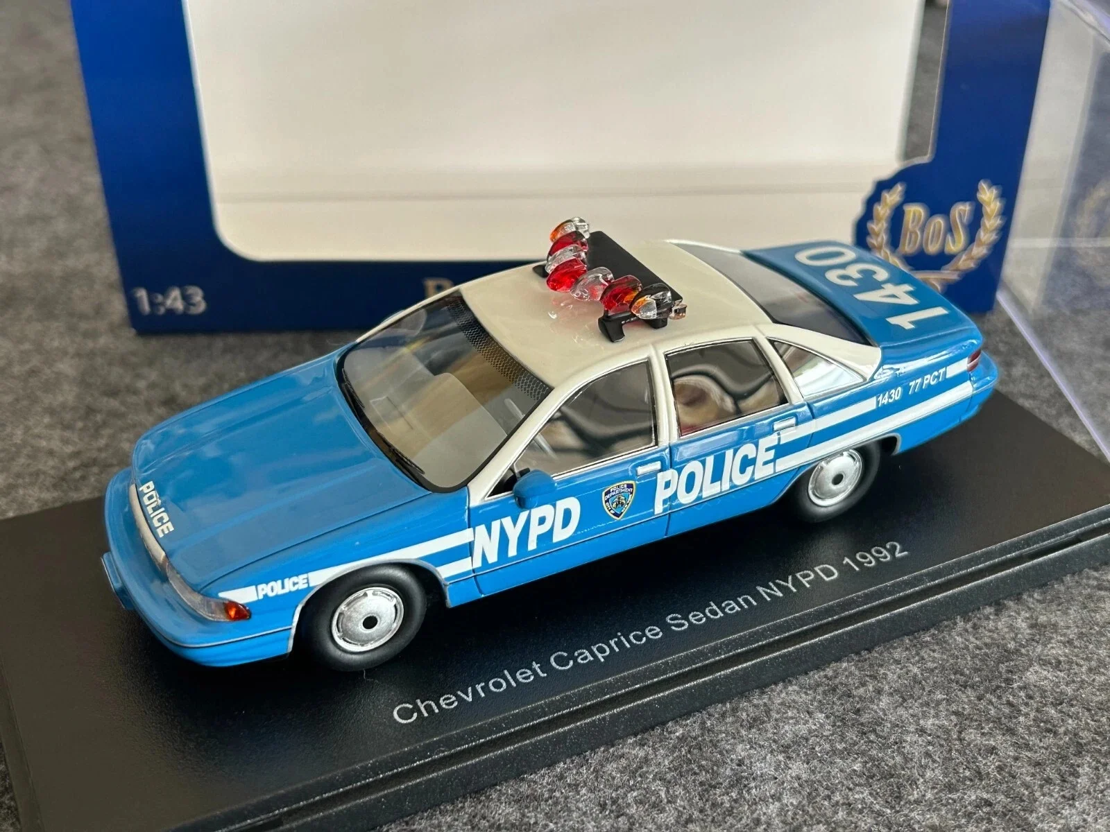 Bos 1:43 caprice sedan американский