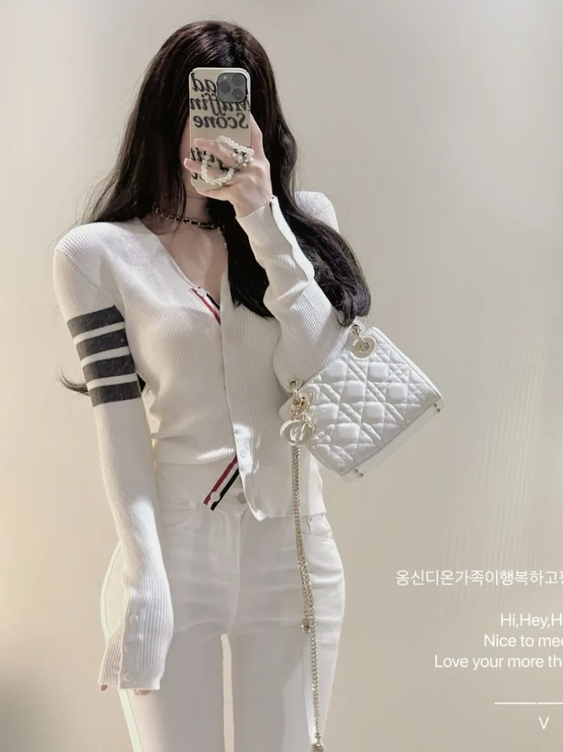 Новый облегающий вязаный кардиган в полоску в консервативном стиле - Фотография_4