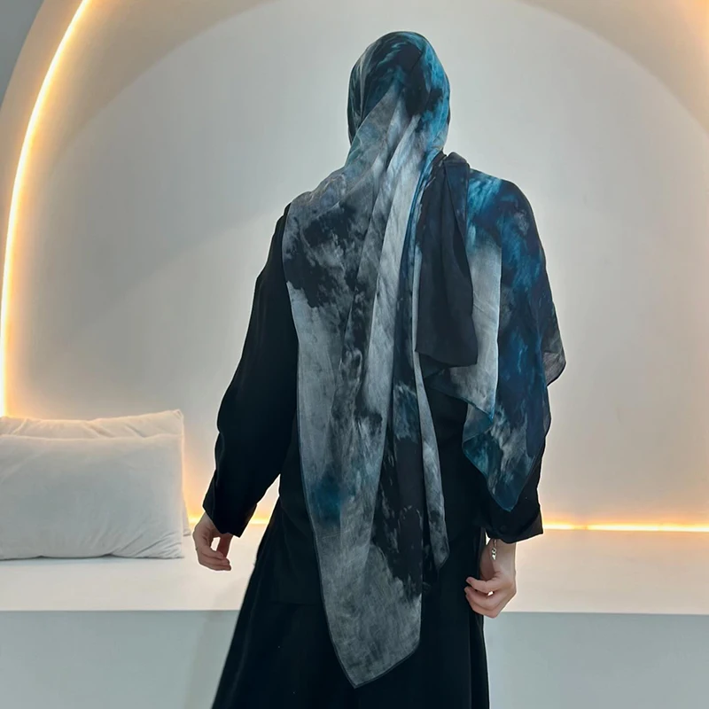 Хиджаб с акварельным принтом - Фотография_6