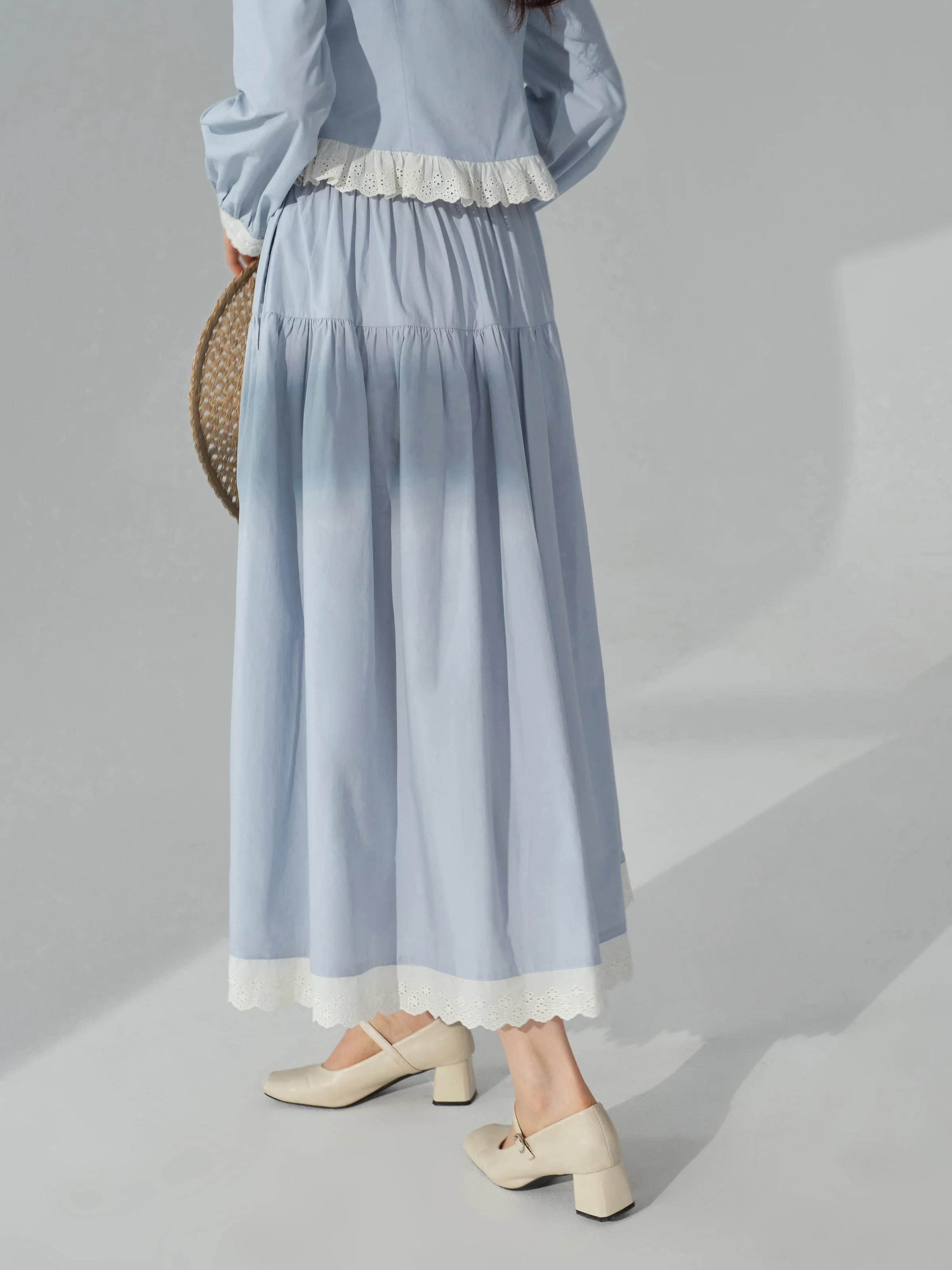 Элегантный винтажный кружевной комплект блузки и юбки с квадратным вырезом - Фотография_5