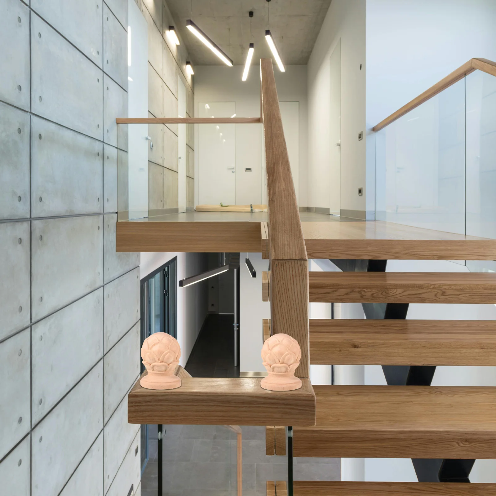 Лестничный столб из цельного дерева