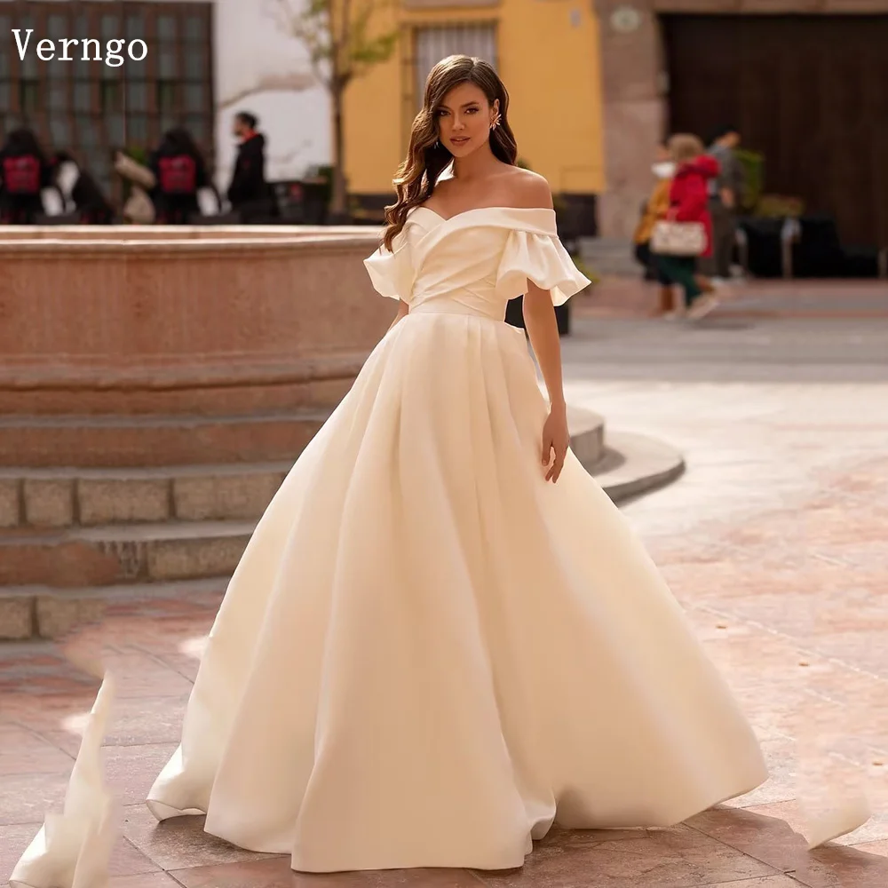 Платье свадебное из органзы с открытыми плечами