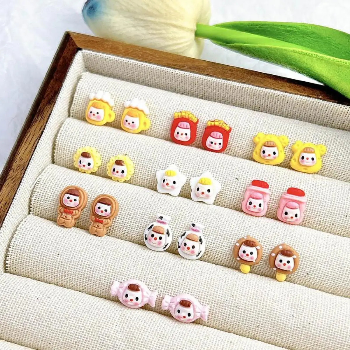 Смешанная смола kawaii girl expression nail charm - Фотография_6