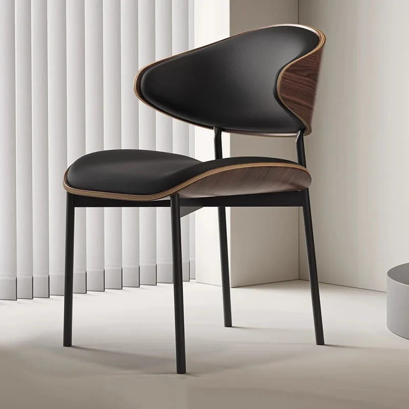 Минималистичные обеденные стулья для гостиной