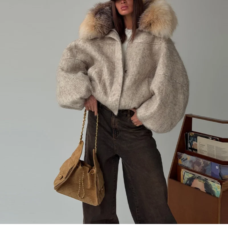 Теплая куртка с воротником из искусственного меха и длинными рукавами