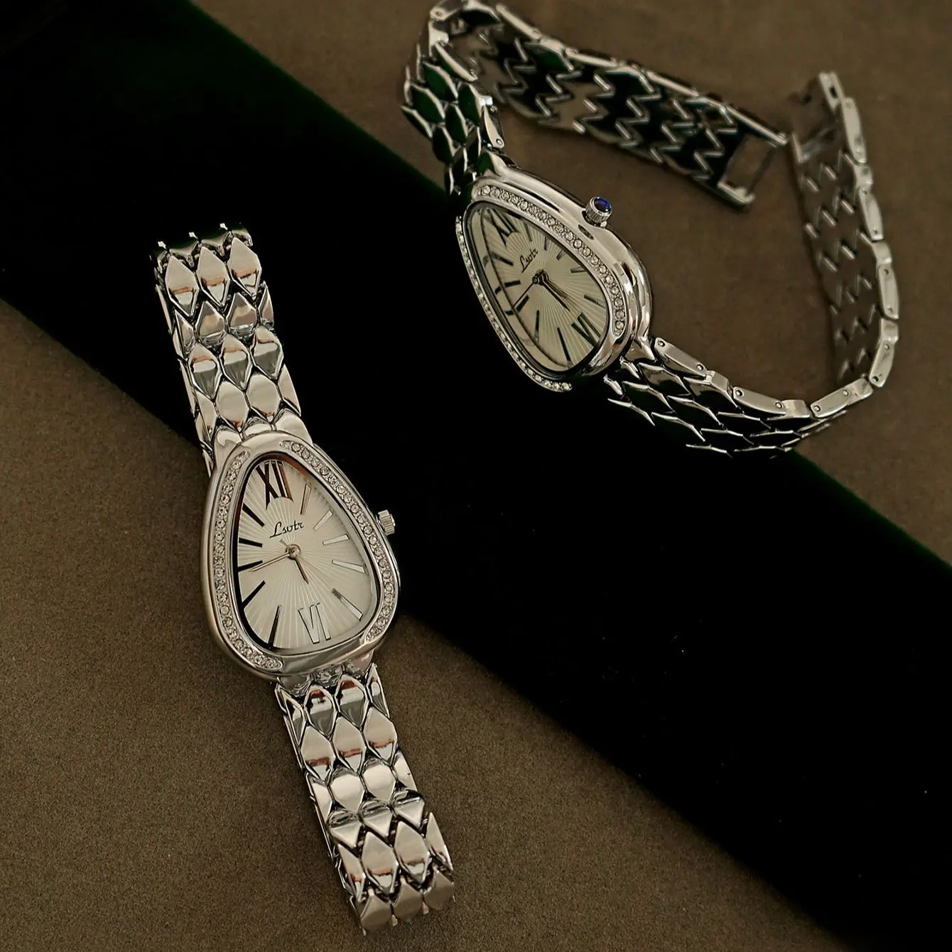 Легкие роскошные нишевые змеиные капли воды - Фотография_6