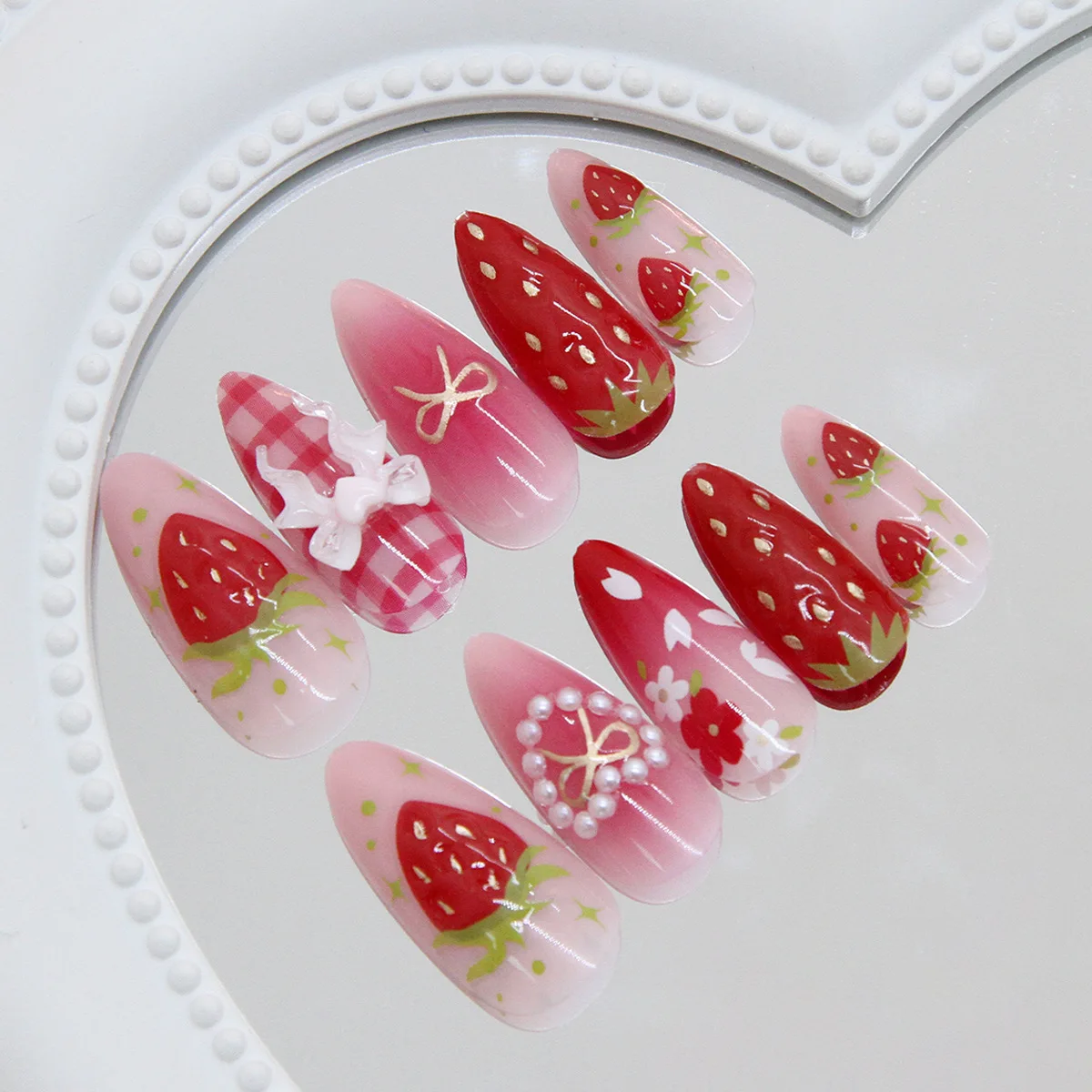 Накладные ногти sweet red strawberry press on nails 3d с розовым бантом - Фотография_3