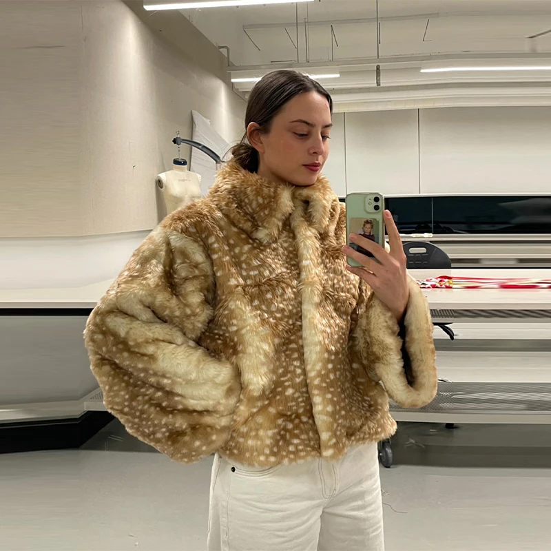 Утепленная куртка из искусственного меха с пятном оленя - Фотография_3