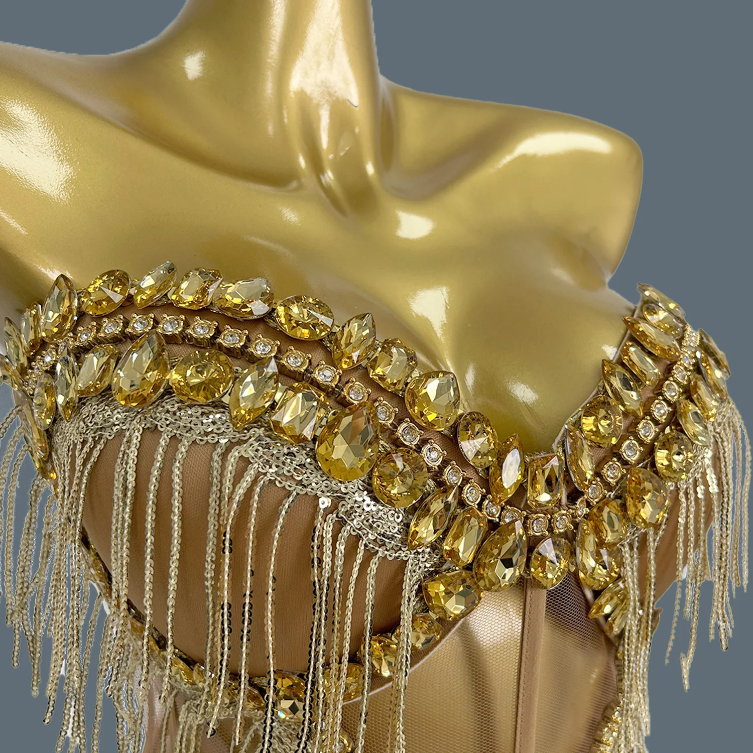 Блестящие золотые стразы с бахромой - Фотография_5