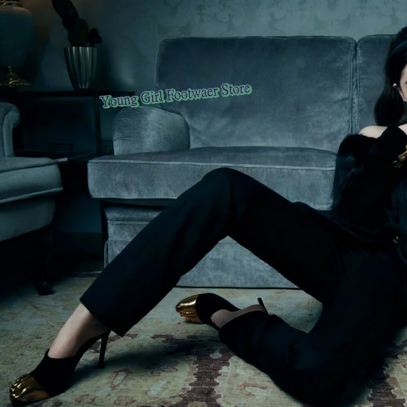 Женские пикантные туфли на высоком каблуке с золотым носком