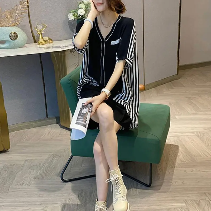 Повседневная свободная осенне-весенняя женская одежда в полоску - Фотография_2