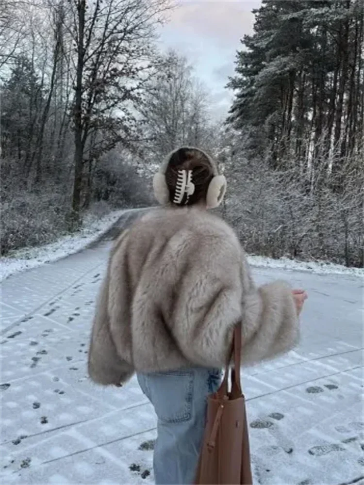 Модное пушистое пальто из искусственного меха для женщин - Фотография_5