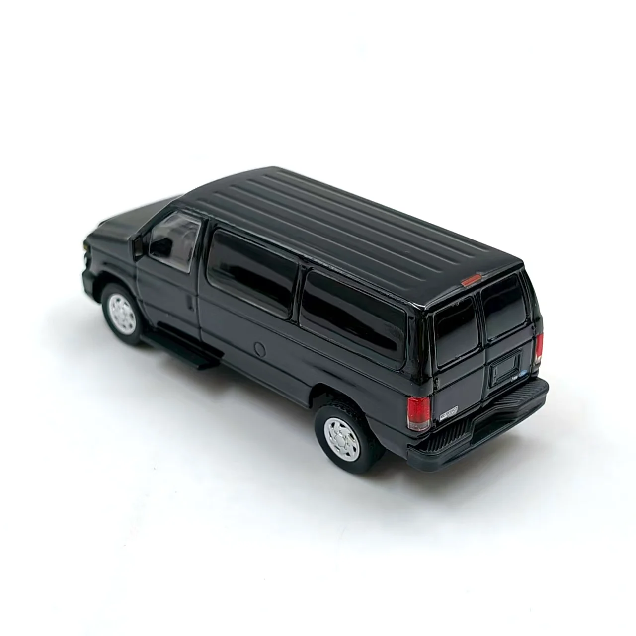 596 1:64 e350 van черная модель - Фотография_5